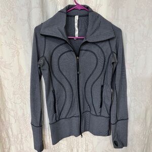 Lululemon Woman’s Full Zip Stride Athletic Jacket Gray/Black Size 2